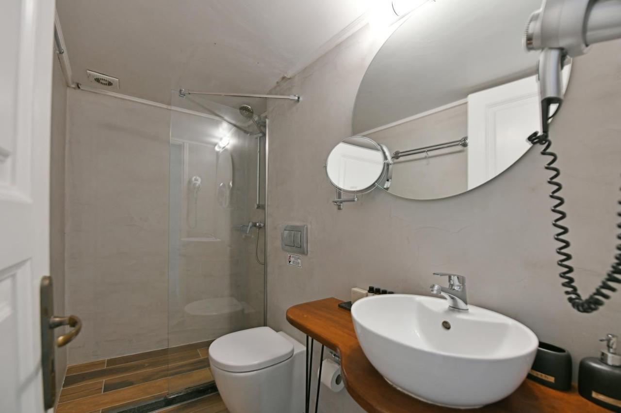 Piteoussa Rooms Ýdra Eksteriør bilde