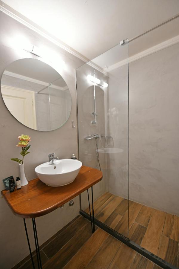 Piteoussa Rooms Ýdra Eksteriør bilde